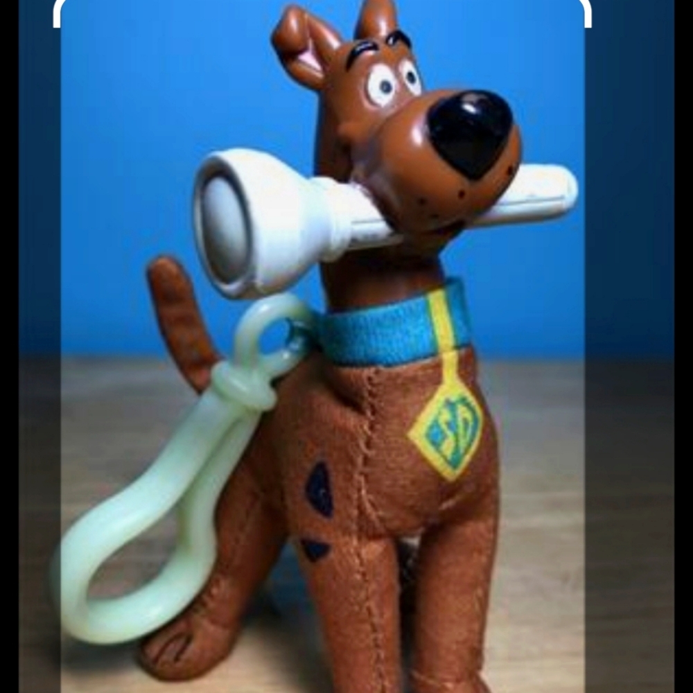 VINTAGE SCOOBY DOO KEYCHAIN! GLOW IN THE DARK!